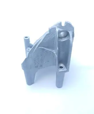 Volkswagen Touareg I Engine mounting bracket 070199308A