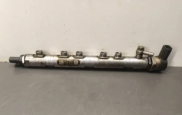 BMW 5 E60 E61 Fuel main line pipe 7809129 000339L5