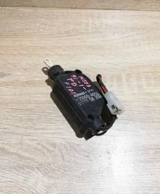 Mitsubishi Galant Central locking vacuum pump 8300004651