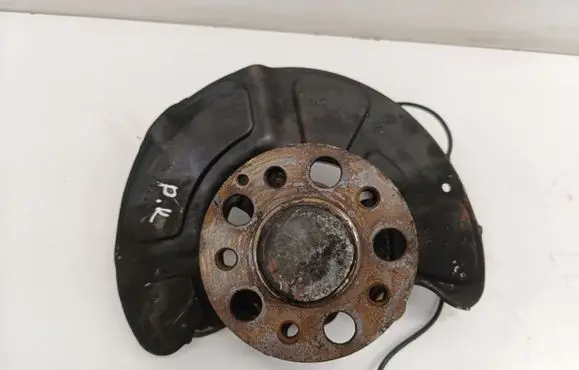 Mercedes-Benz E W212 Front wheel hub A2124201144