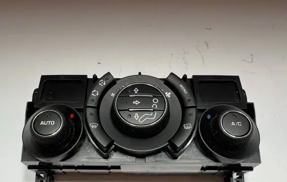 Peugeot 3008 I Climate control unit 96738320XT