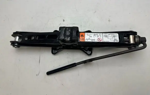 Ford Mustang V Lift Jack 5R3A17A078AA