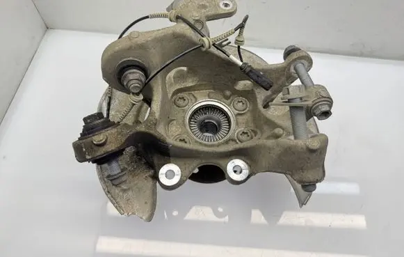 BMW iX Rear wheel hub 6890577 13095811 33306890577