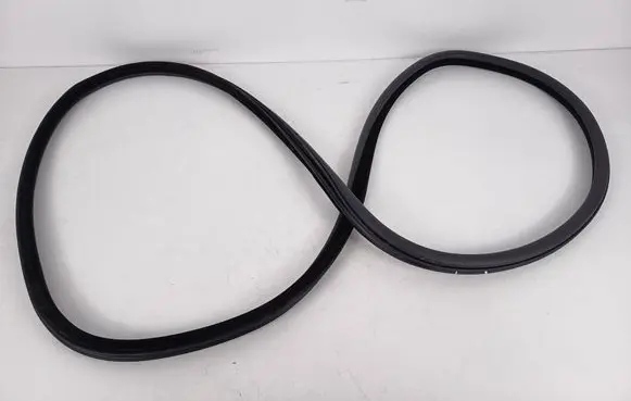 BMW 5 F10 F11 Rear door rubber seal (on body) 7182288