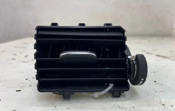 Volvo V40 Dash center air vent grill 1284618