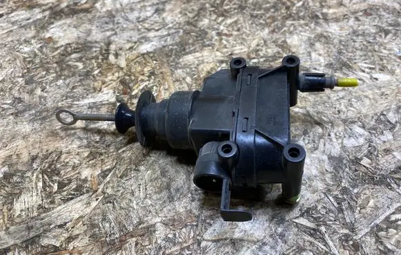 Mercedes-Benz SL R129 Central locking vacuum pump 