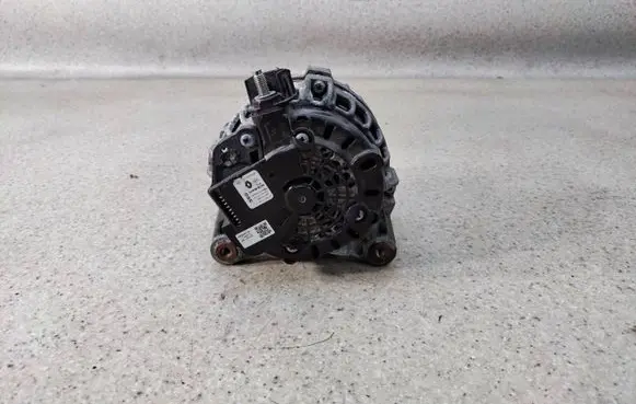 Dacia Duster II Generator/alternator 231002175R08 231002175R