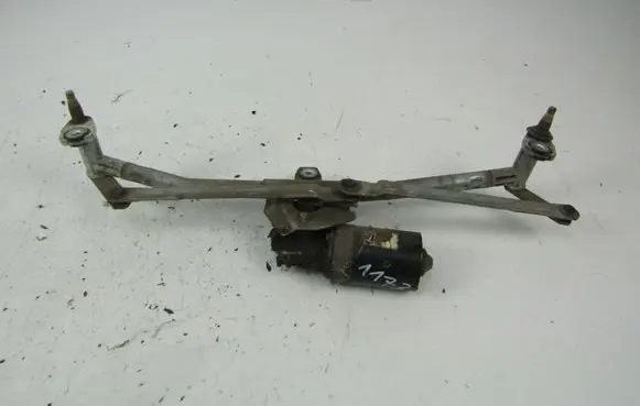 Audi A3 S3 8L Front wiper linkage 