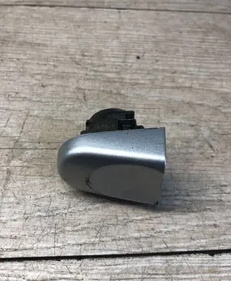 Volkswagen Touran I Rear door handle cover 1C0837879A