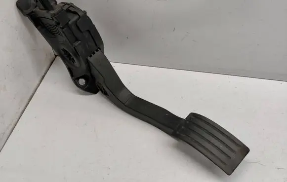Ford Grand C-MAX Accelerator throttle pedal AV619F836AB 6PV01036834