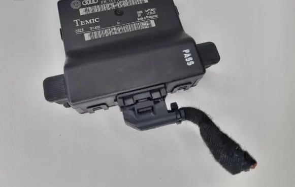 Audi A3 S3 8P Gateway control module 1K0907953 1K0907530B