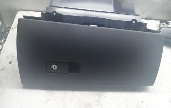 Volvo S80 Glove box 39996886