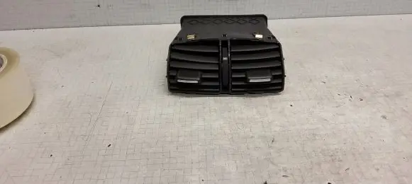 Opel Insignia A Rear air vent grill 13274338