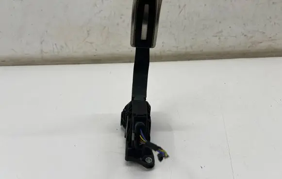 Audi A4 S4 B9 Accelerator throttle pedal 8W1723523A