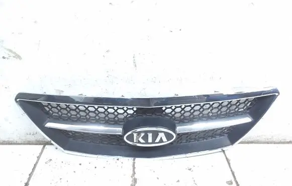 KIA Sorento Front bumper upper radiator grill 863503E020