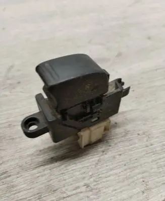 Nissan X-Trail T30 Electric window control switch
