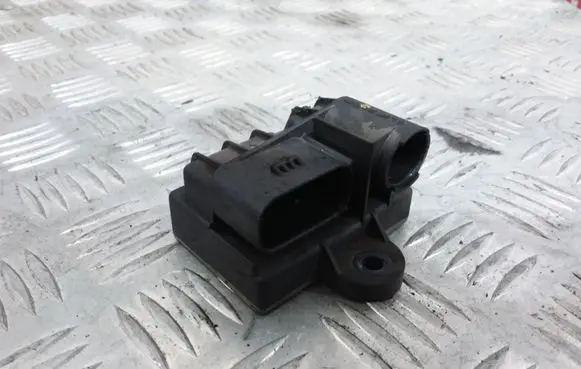Mercedes-Benz Sprinter W906 Glow plug pre-heat relay A6519001300 51299056