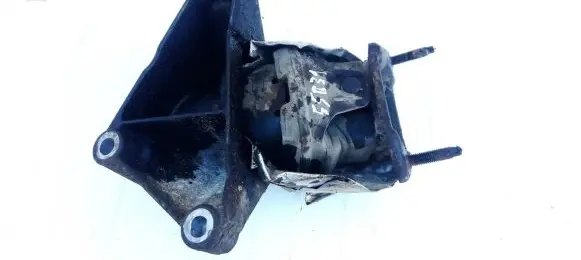 Chrysler 300M Engine mount bracket
