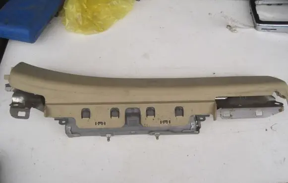 Lexus LS 460 - 600H Knee airbag 