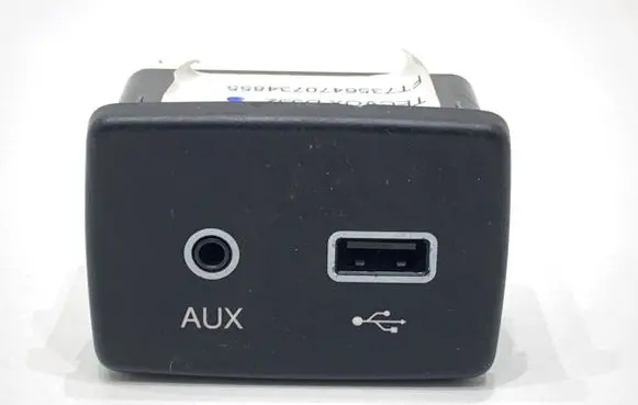 Fiat Tipo USB socket connector 7356470734