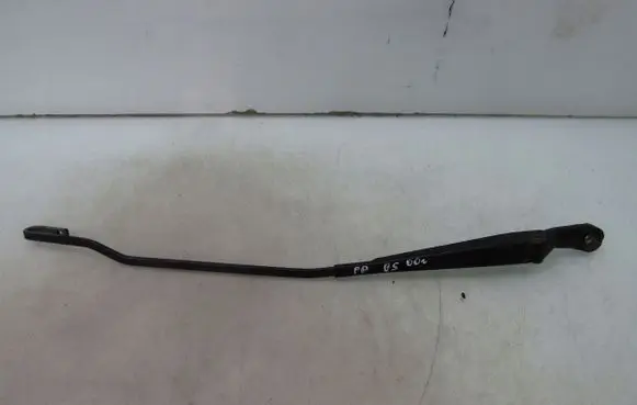 Volkswagen PASSAT B5 Front wiper blade arm