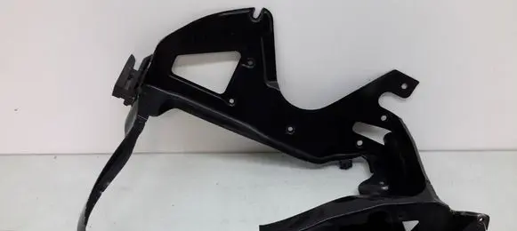 Mercedes-Benz S W220 Headlight/headlamp mounting bracket A2206200572