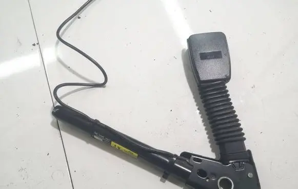 Mini One - Cooper R50 - 53 Front seatbelt buckle 