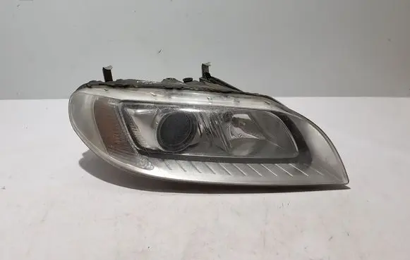 Volvo V70 Headlight/headlamp 31420014