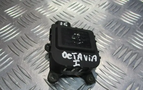 Skoda Octavia Mk1 (1U) Central body control module 1J2907511B