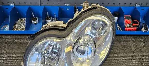 Mercedes-Benz C W203 Headlight/headlamp