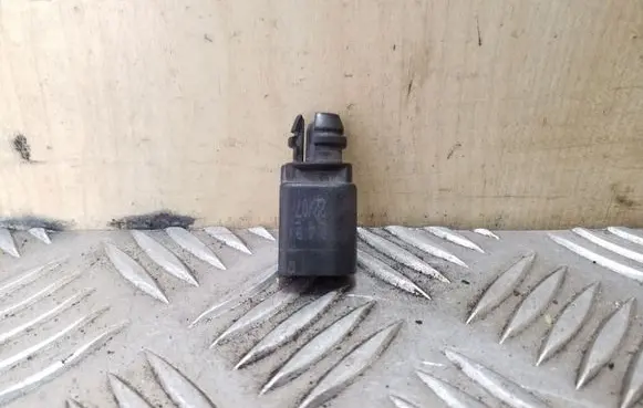 Audi A6 S6 C6 4F Outside/external air temperature sensor 8Z0820535