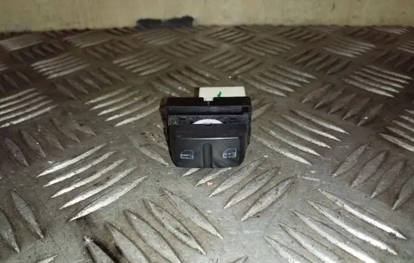 Chevrolet Captiva Central locking switch button 202005436