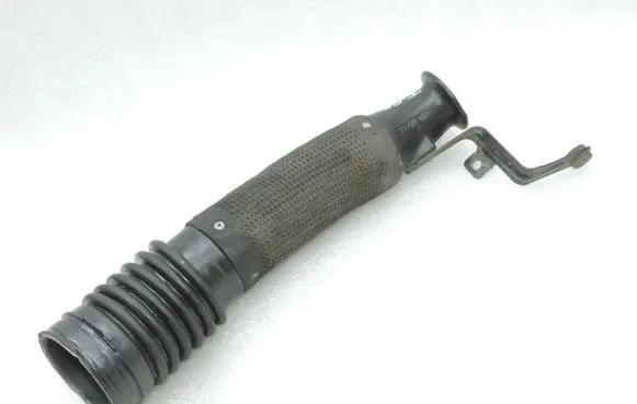 Toyota RAV 4 (XA20) Air intake hose/pipe