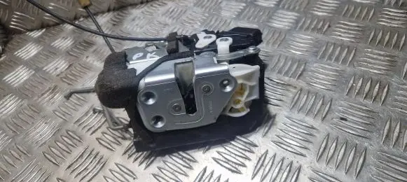 Mazda 5 Front door lock B83B85L2