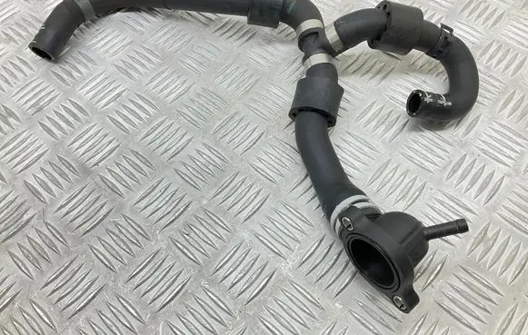 Volkswagen Tiguan Engine coolant pipe/hose 5N0122157BP 04L121131AB