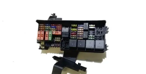 Mercedes-Benz R W251 Fuse module A1645403072
