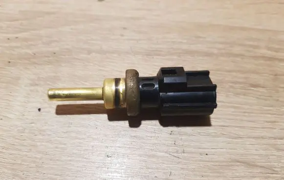 Volvo S80 Coolant temperature sensor 8653172