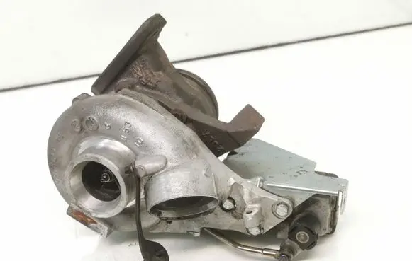 Mercedes-Benz E W211 Turbo A6460900180 7426933 WB000087R
