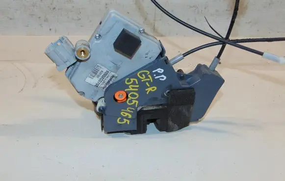 Nissan GT-R Front door lock 80552CD70B