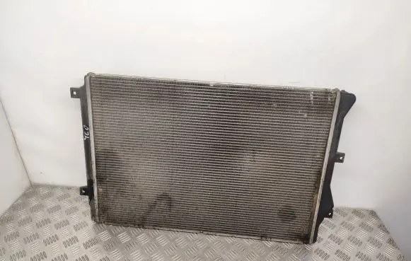 Volkswagen Jetta VI Coolant radiator 1K0121253BK