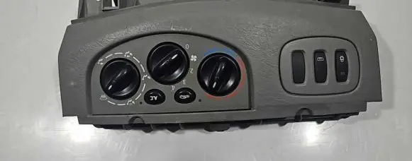 Nissan Primastar Climate control unit R6136S440 8200004603