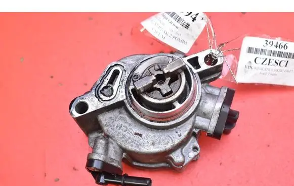 Ford Focus Vacuum pump 9684786780
