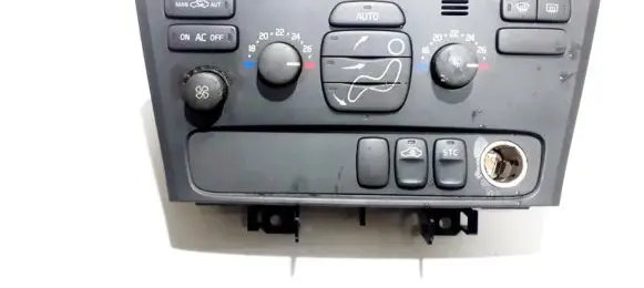 Volvo S60 Climate control unit 8682930 02w09e