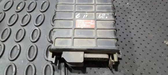 Volkswagen Golf II Engine control unit/module 0280800042 0280800043
