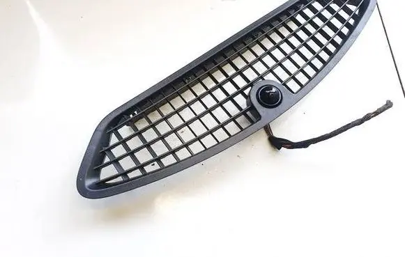 Dash center air vent grill