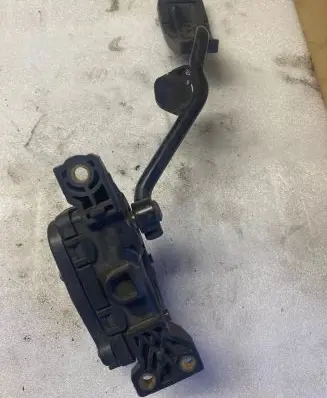 Volkswagen PASSAT B5.5 Accelerator throttle pedal 8D2721523E 6PV00777009