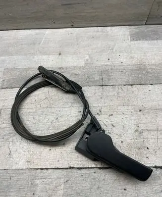 Volkswagen PASSAT B6 Engine bonnet (hood) release handle 1K1823633