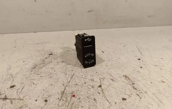 BMW 7 F01 F02 F03 F04 USB socket connector 9237654