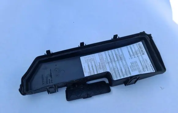 Volvo S60 Fuse box cover 9494211 PA6GB20GF10