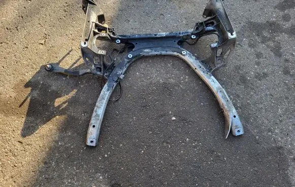 BMW 5 E60 E61 Front subframe 6759461